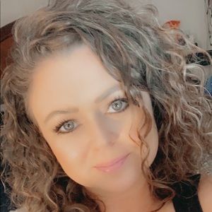 Meet your Posher, Jenea